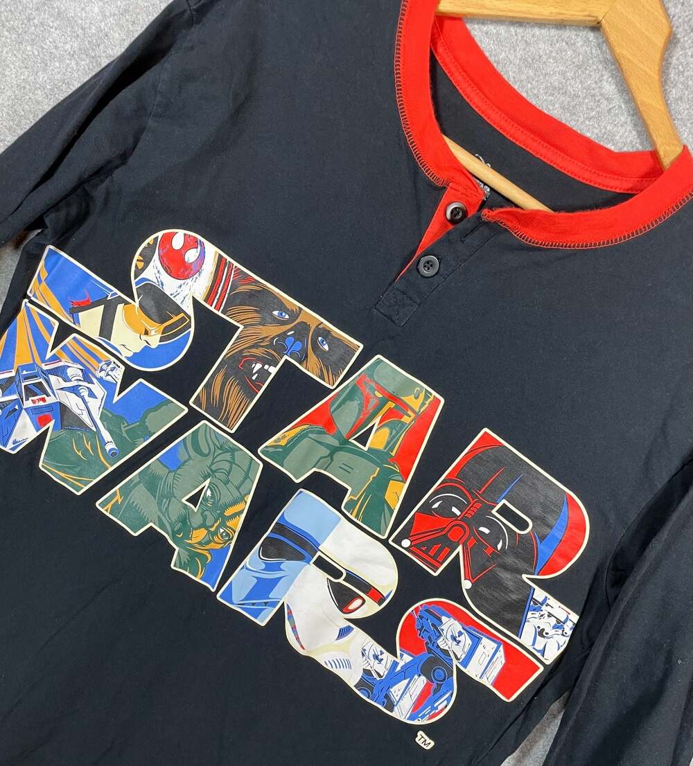 Disney Store Star Wars XL Empire Strikes Back Characters Graphic Long Sleeve Hen